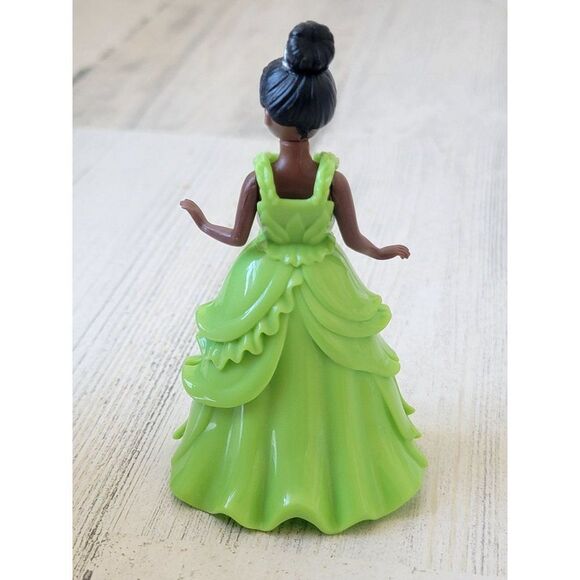 Mattel 2009 green princess dress queen doll toy figure - Picture 4 of 6